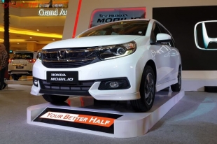 Компания Honda презентовала в Индонезии модель Mobilio