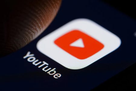 YouTube попал в скандал: популярный видеосервис обвиняют в содействии сексуальной эксплуатации детей