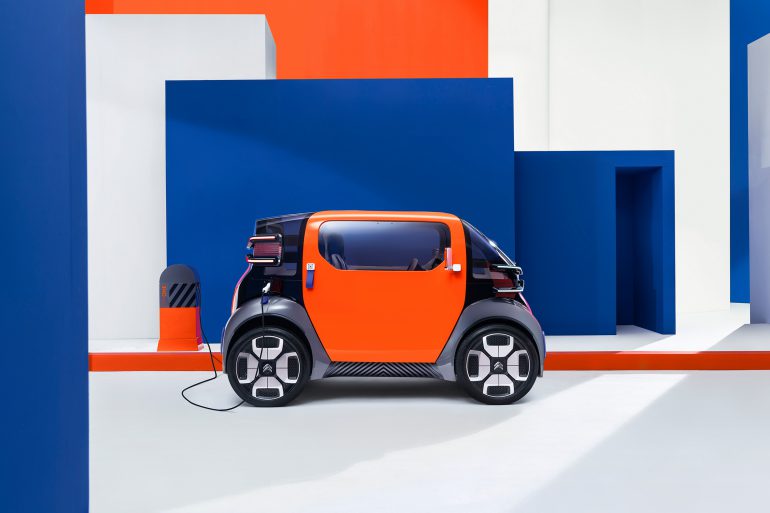 Citroen привезет в Женеву городской двухместный электромобиль Ami One Concept с запасом хода 100 км, для управления которым не нужны права рис 3