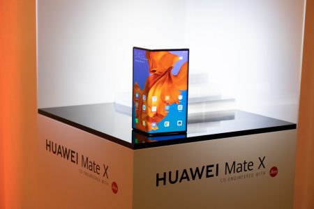 Huawei Mate X — самый тонкий и самый быстрый в мире складной смартфон с 5G. Всего 00