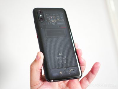 Xiaomi существенно опустила цену на прошлогодний флагман Xiaomi Mi 8 Pro с подэкранным сканером отпечатков пальцев