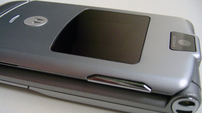 Motorola подарит легендарным раскладушкам RAZR вторую жизнь