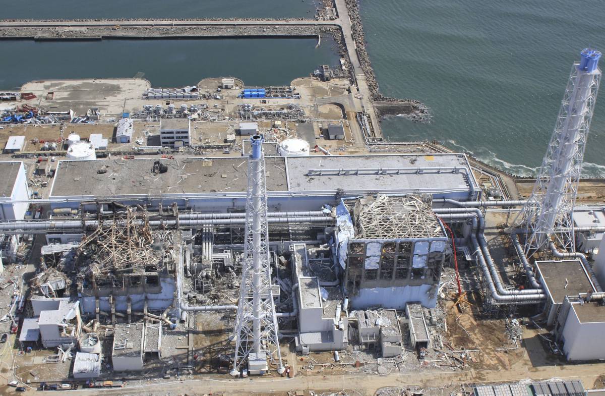 АЭС Фукусима-1. Третий и четвертый реактор / © Air Photo Service