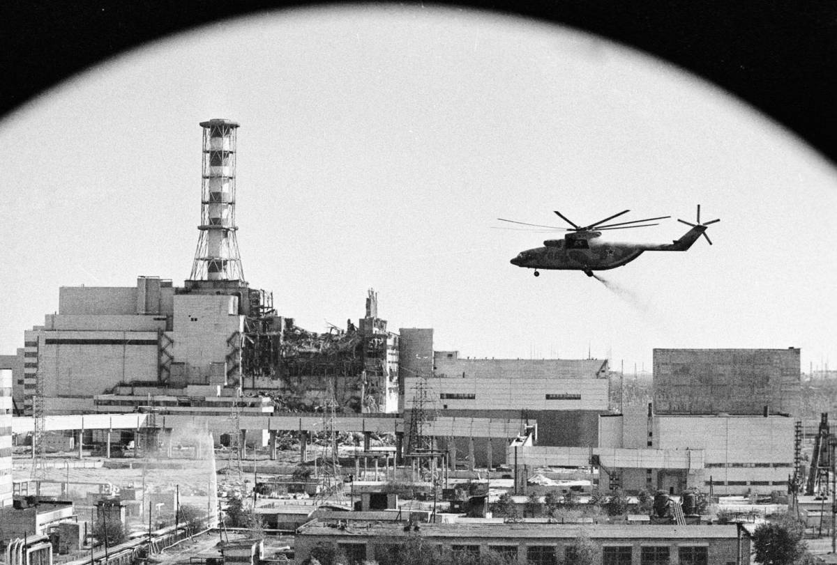Дезактивация зданий Чернобыльской АЭС после аварии / © РИА Новости