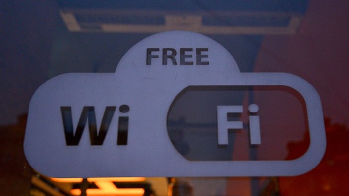 Бесплатный Wi-Fi заработает в публичных местах, во всех МФЦ, пяти крупных больницах и восьми парках Санкт-Петербурга