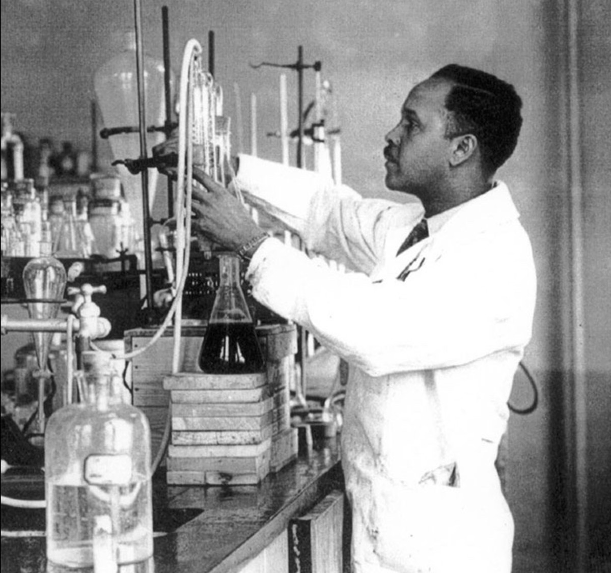 Химик Перси Джулиан первым синтезировал физостигмин, применяющийся при лечении глаукомы / © The Black Inventor Online Museum