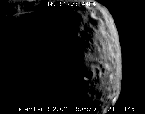 Композитное изображение астероида Эрос, составленное из снимков NEAR Shoemaker / © NASA