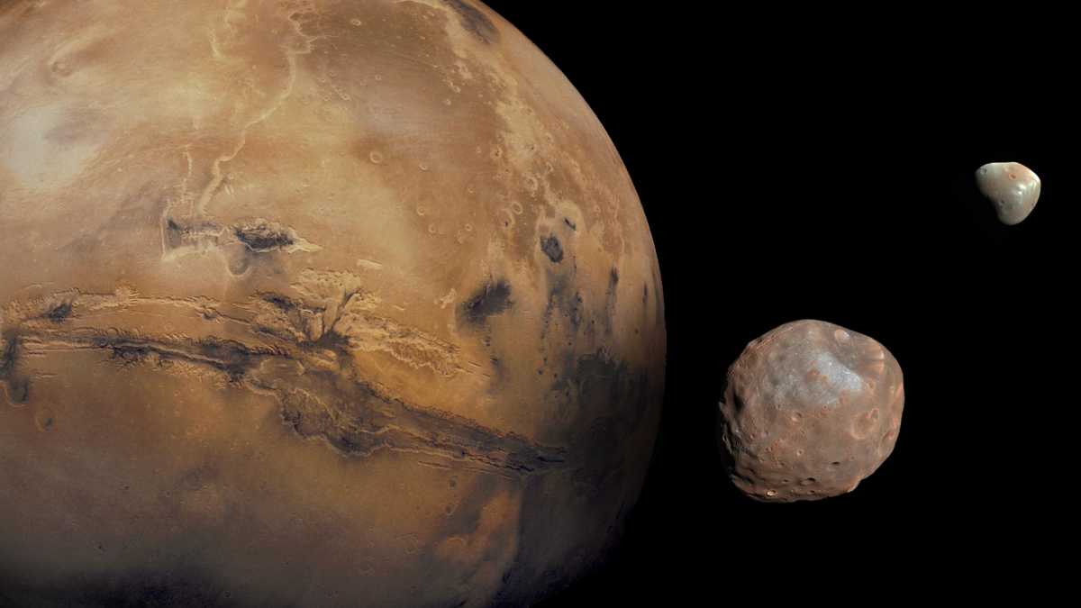 Марс и его спутники / ©NASA