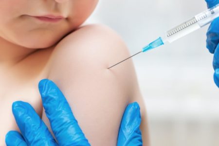 Минздрав: бесплатная вакцина MMR (корь, паротит и краснуха) теперь доступна для всех взрослых (вне зависимости от возраста)