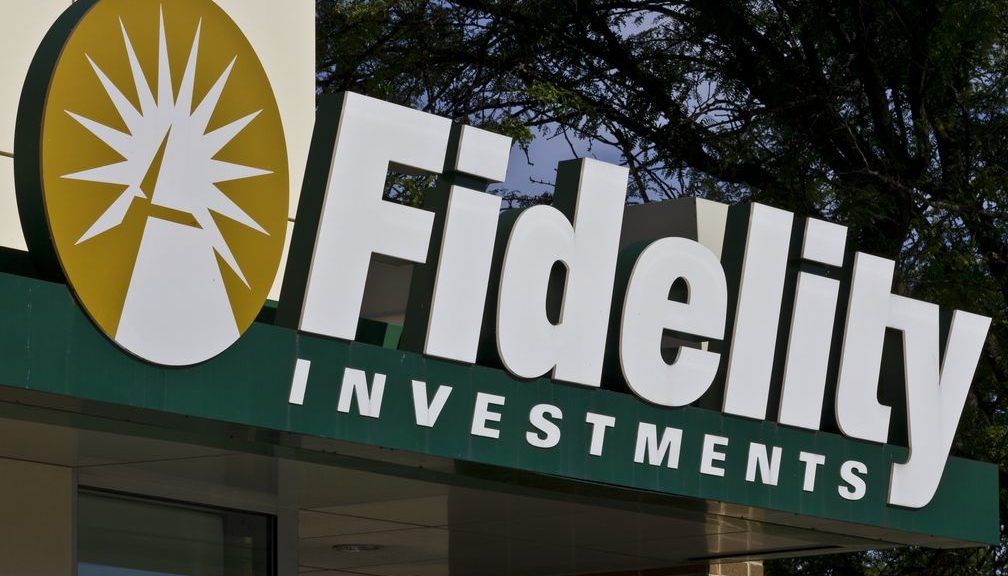 Fidelity упрощает инвестирование в криптовалюты