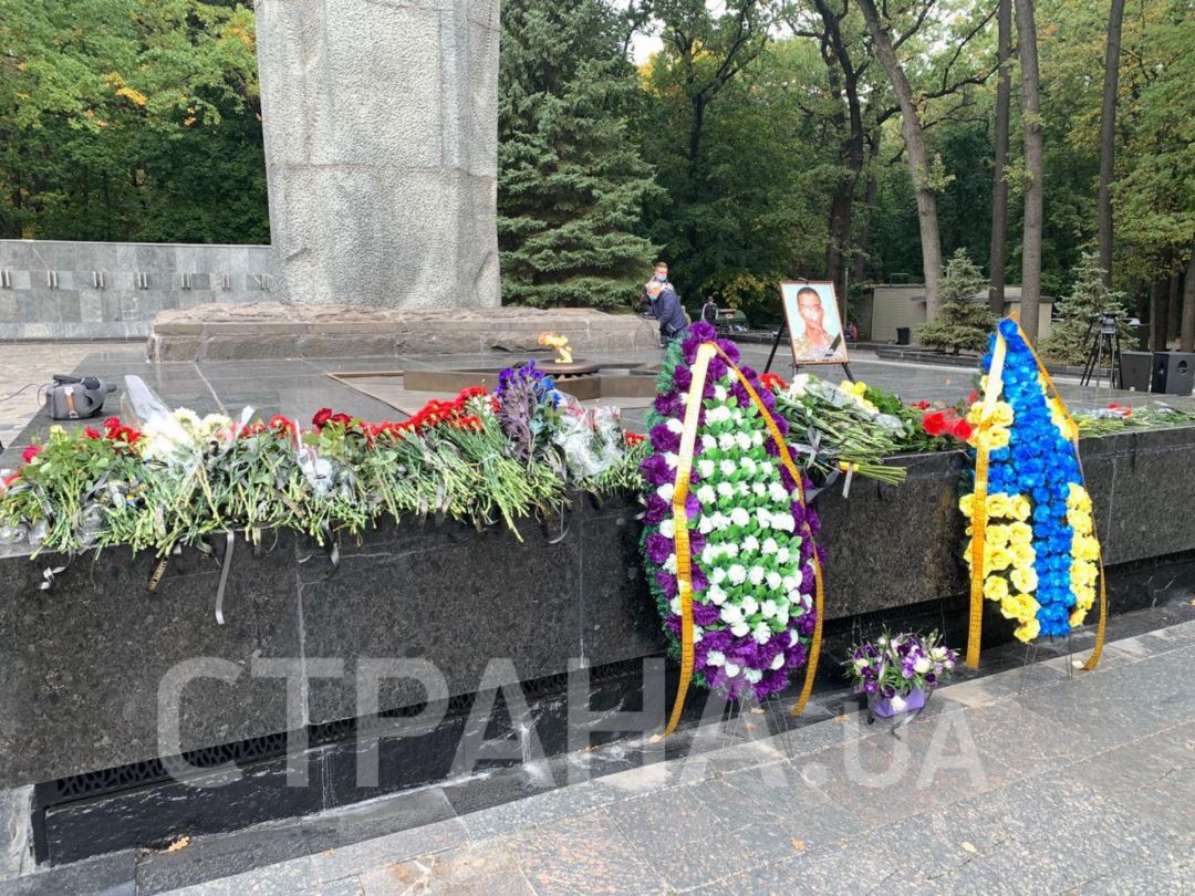 В Харькове прощаются с погибшим курсантом