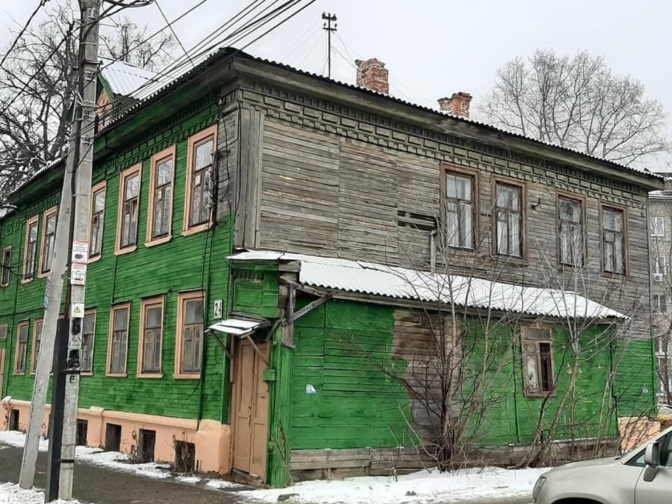 Нижегородцы возмутились покраске расселенного аварийного дома - фото 1