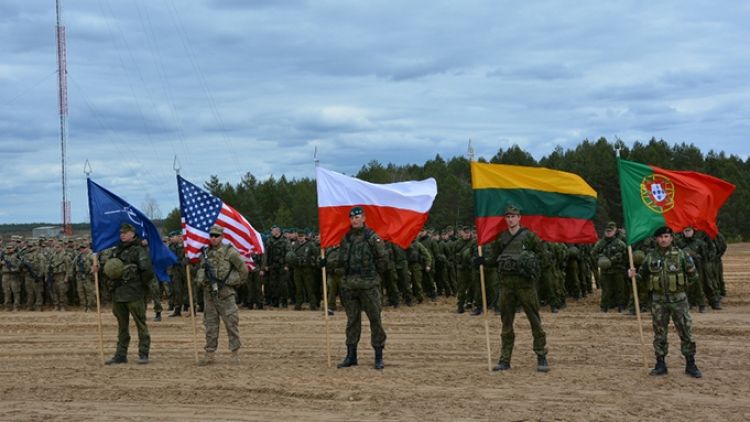 Кнутов: в НАТО взяли курс на эскалацию отношений с Россией